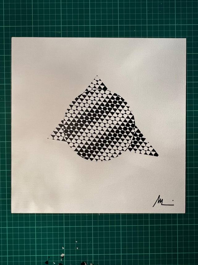 Obra en técnica mixta sobre lienzo con spray y acrílico — foto de proceso en el taller